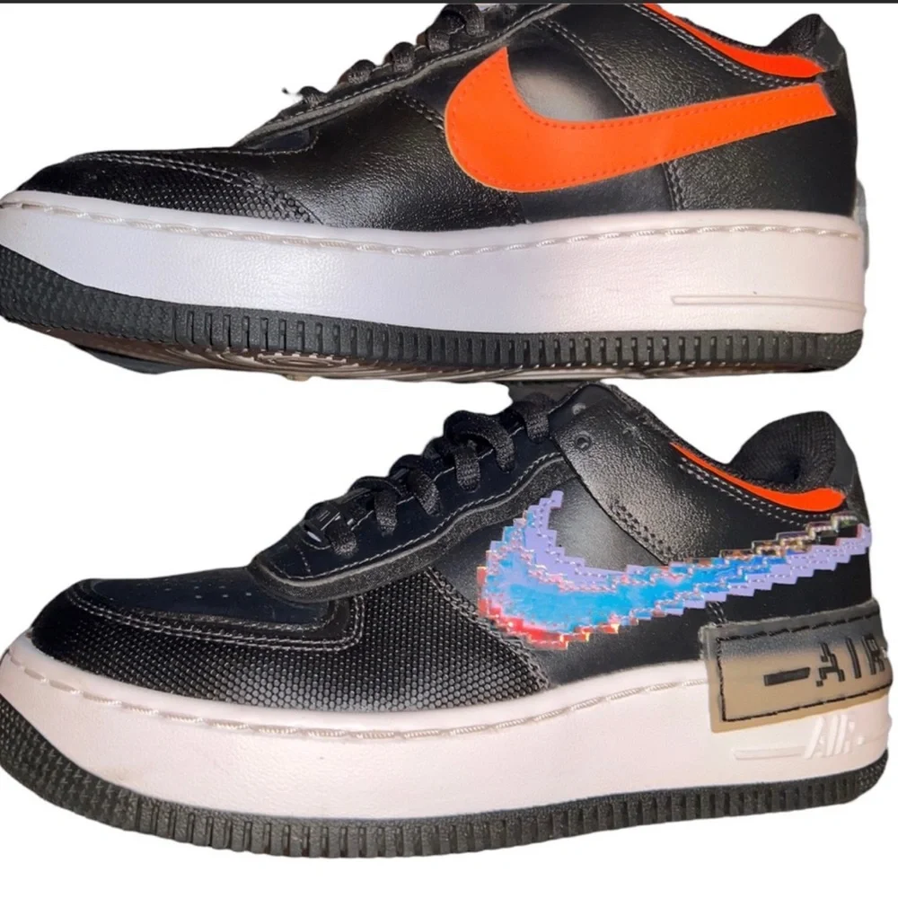 Size 6 - Nike Air Force 1 Shadow SE Pixel Swoosh - Off Noir 2021